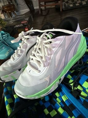 Women’s Lightweight Athletic Sneakers in White and Mint Green